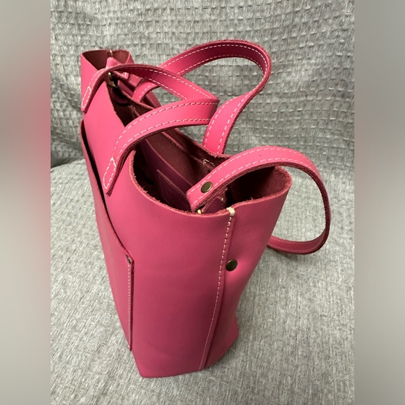 Portland Leather pink medium crossbody - Picture 13 of 16